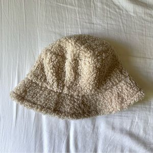 Faux shearling bucket hat